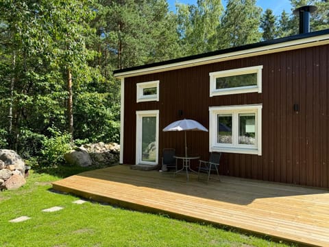 Property building, Patio, Spring, Day, Garden, Garden view