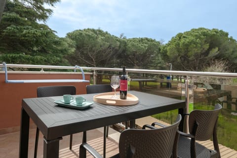 View (from property/room), Balcony/Terrace, Seating area, Dining area