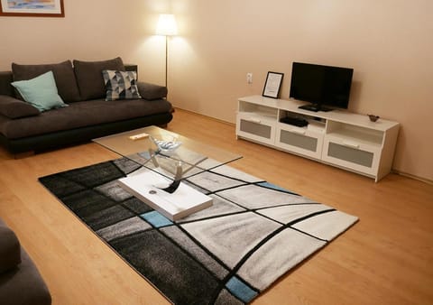 Communal lounge/ TV room, TV and multimedia, Living room, Seating area
