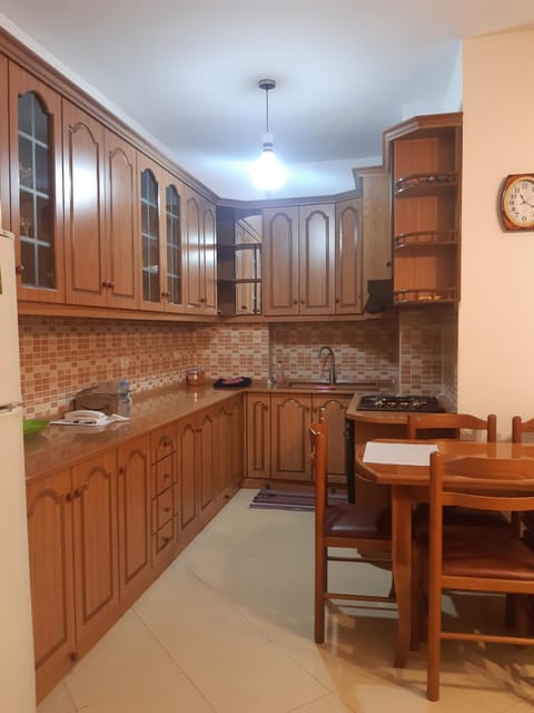 Kitchen or kitchenette, Kitchen or kitchenette, Dining area