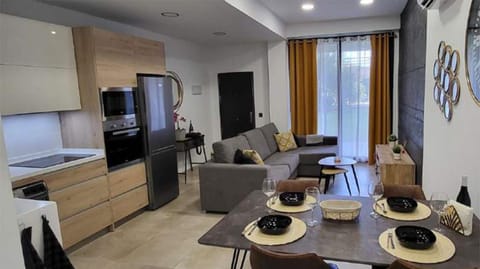 Kitchen or kitchenette, Living room, Dining area