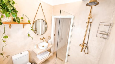 Bathroom, Decorative detail