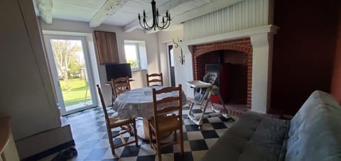 TV and multimedia, Dining area