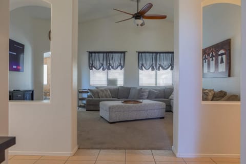 Comfy House Private Backyard with Pool BBQ Citrus House in Sun City Grand