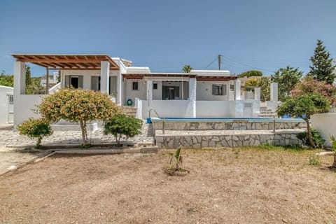 Villa Manios Glisidia sea view Villa in Paros, Greece