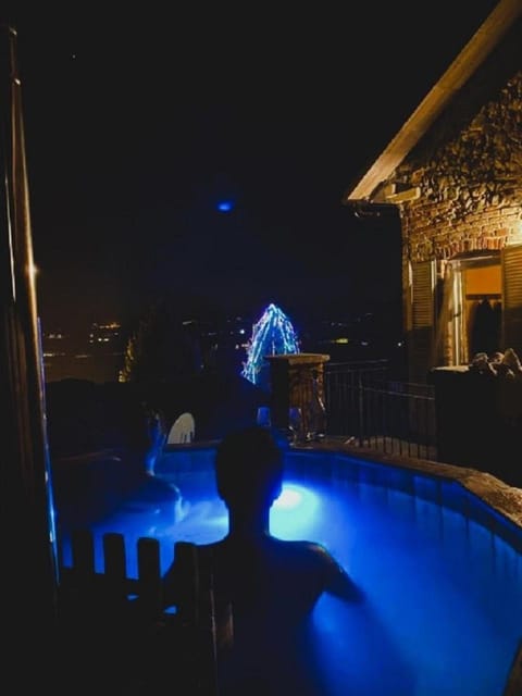 Night, Hot Tub