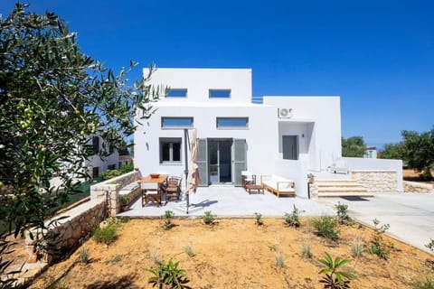 Property building, Patio, Garden