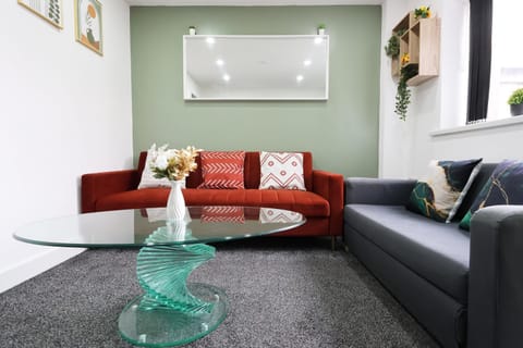 1BDR Apartment By Homesy Short Lets & Serviced Accommodation Cardiff With Free WiFi Apartment in Cardiff