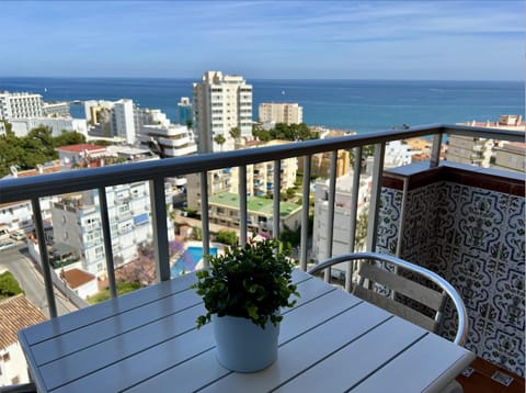 View (from property/room), Balcony/Terrace, City view, Sea view