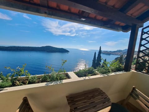 Nearby landmark, Natural landscape, View (from property/room), Balcony/Terrace, Sea view