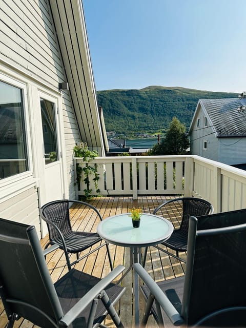 Patio, View (from property/room), Balcony/Terrace