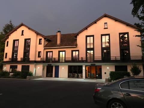 Property building, Facade/entrance, Sunset