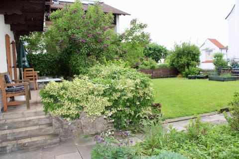 Ferienhaus mit Garten für bis zu 6 Personen House in Rosenheim