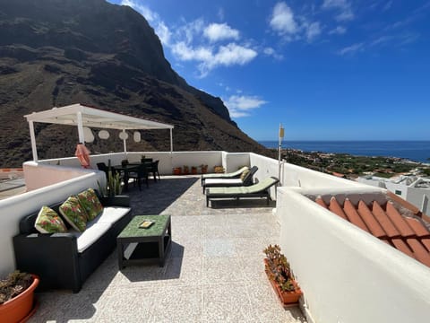 Patio, Day, Natural landscape, View (from property/room), Balcony/Terrace, Mountain view, Sea view, sunbed