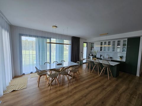 Kitchen or kitchenette, Living room, Dining area