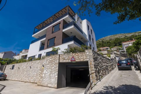 Property building, Location