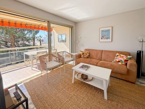 Balcony/Terrace, Living room, Decorative detail