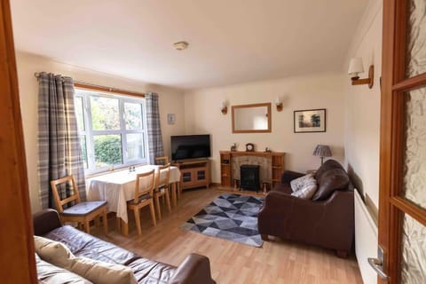 Garden Cottage Helensburgh House in Scotland