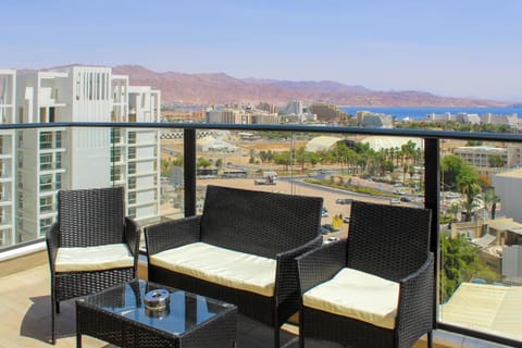 View (from property/room), Balcony/Terrace, Seating area, City view, Mountain view, Sea view