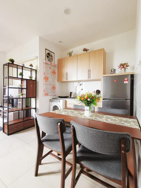 Kitchen or kitchenette, Dining area, stove, washing machine, washing machine