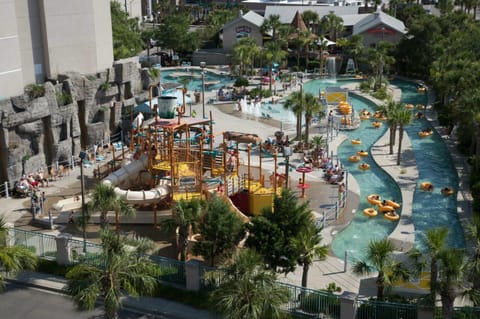 Aqua park, Swimming pool