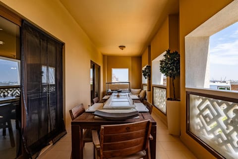 Balqis Residences I Spacious and Modern 4BDR I Palm Jumeirah Apartment in Dubai