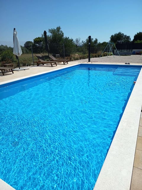 Day, Pool view, Swimming pool, sunbed