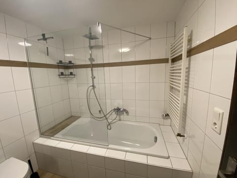 Shower, Bathroom, Bath, towels