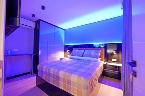 Bed, Bedroom, bunk bed, wardrobe