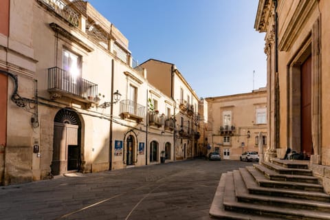 Property building, Neighbourhood, Landmark view, Street view, Location
