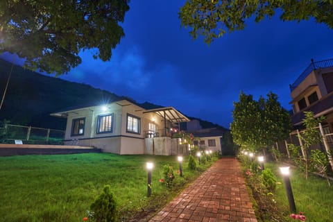 Night, Garden