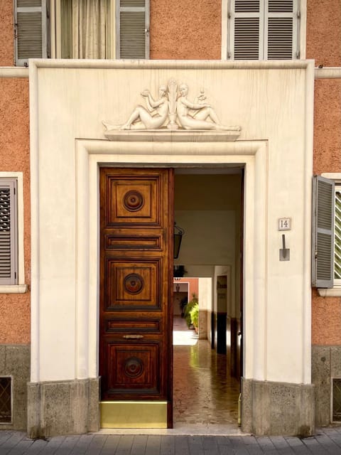 Facade/entrance, Day