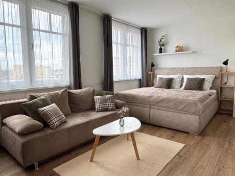 Bed, Living room