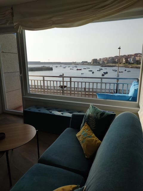 Natural landscape, View (from property/room), Balcony/Terrace, Seating area, Sea view