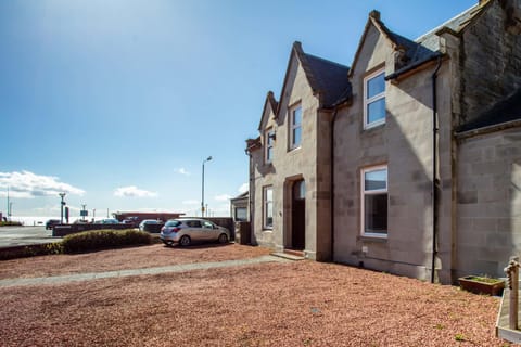 South Beach View Apartment in Troon