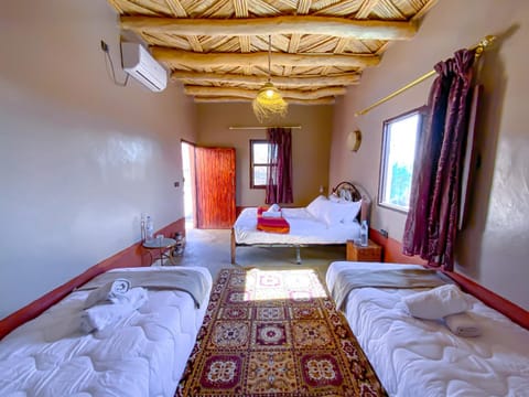 Bed, Photo of the whole room, Bedroom, internet, air conditioner