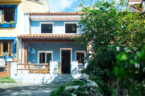 Property building, Facade/entrance, Balcony/Terrace