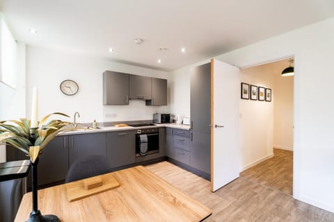 Comfy One BR | Free Parking Apartment in Taunton