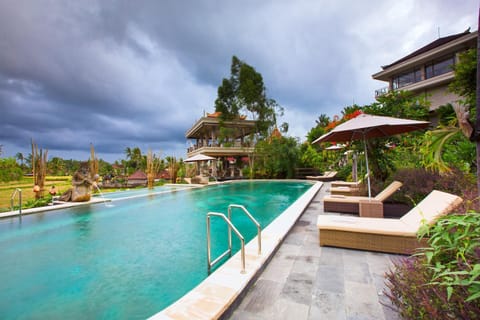 Swimming pool, Swimming pool