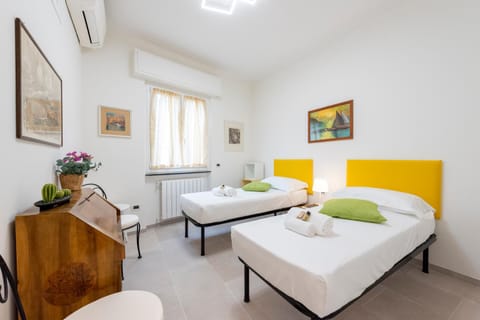 Bed, Bedroom, air conditioner