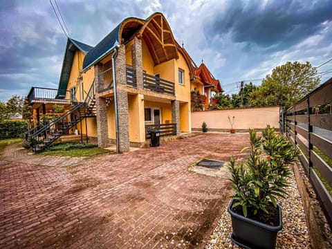 Property building, Garden, Street view