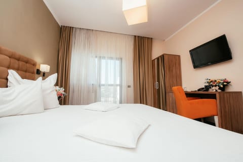 TV and multimedia, Photo of the whole room