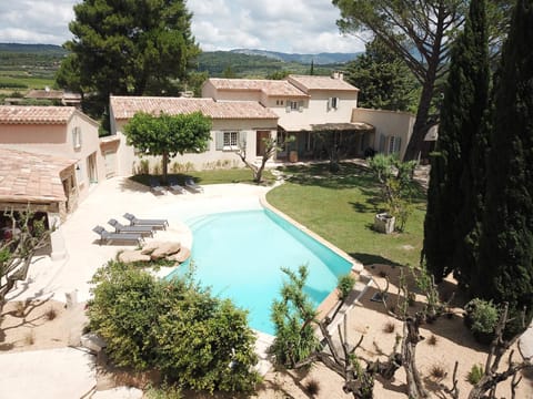 Property building, Patio, Day, Garden, Garden view, Pool view, Swimming pool, sunbed