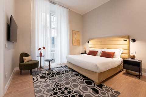 Bed, TV and multimedia, Photo of the whole room, Bedroom