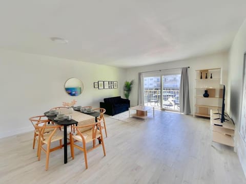 1BR with Kitchen Close To Sunny Isles Beach Apartment in Aventura