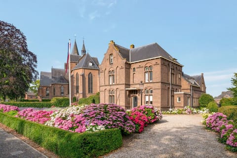 Property building, Garden, Garden view