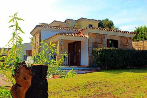 Property building, Facade/entrance, Natural landscape, Garden, Balcony/Terrace, Garden view