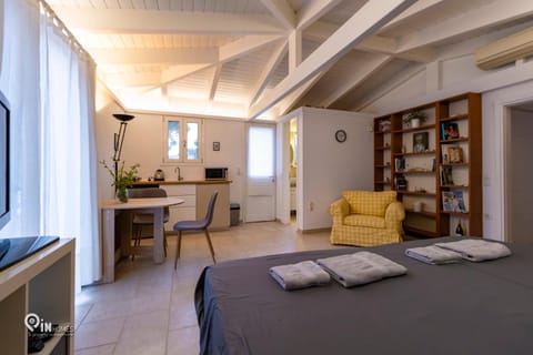 Alexander - Seaside Studio With Amazing View in Nea Makri Apartment in East Attica Regional Unit, Greece