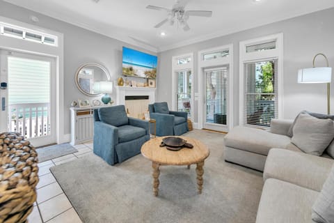 Lily Pad House in Carillon Beach