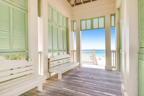 Lily Pad House in Carillon Beach